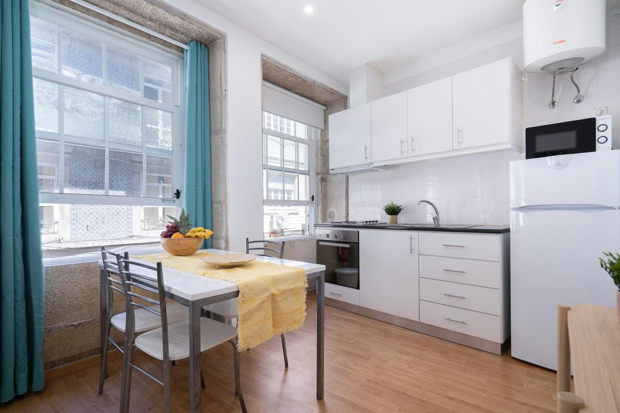 Apartament Host Wise - Colorful Fresh Flats - Batalha *